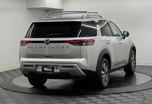 2024 Nissan Pathfinder SL FWD