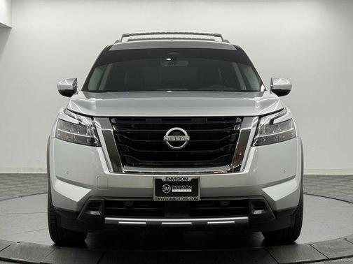 2024 Nissan Pathfinder SL FWD