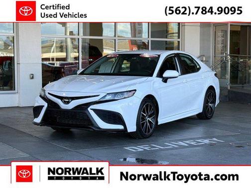 2024 Toyota Camry SE