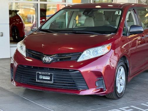 2018 Toyota Sienna SE