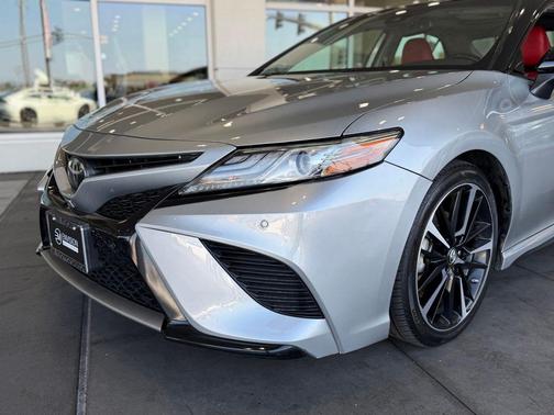 Midnight Black Metallic 2019 Toyota Camry XSE