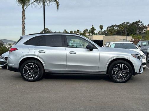 2025 Mercedes-Benz GLC 300 4MATIC