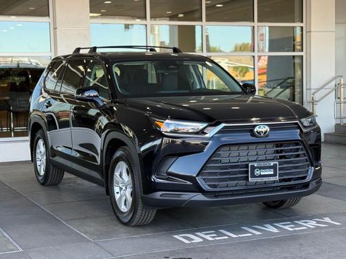 2026 Toyota Highlander LE