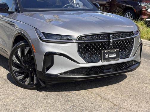 2025 Lincoln Nautilus Reserve