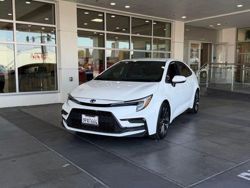 Ice 2024 Toyota Corolla SE
