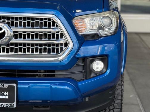 2017 Toyota Tacoma TRD Sport