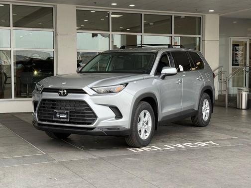2026 Toyota Highlander Hybrid LE