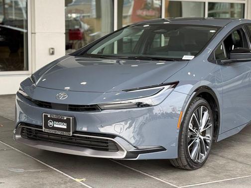 2025 Toyota Prius XLE