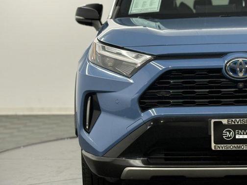2022 Toyota RAV4 Hybrid SE