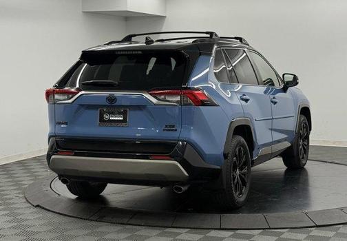 2022 Toyota RAV4 Hybrid SE