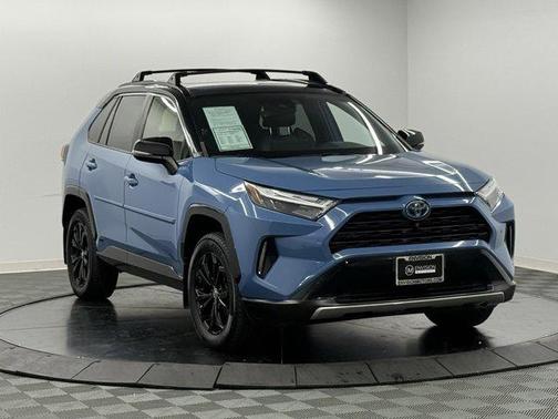 2022 Toyota RAV4 Hybrid SE