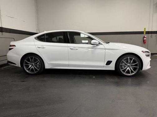 2025 Genesis G70 2.5T RWD