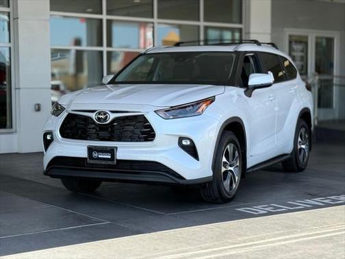 2025 Toyota Highlander Hybrid XLE