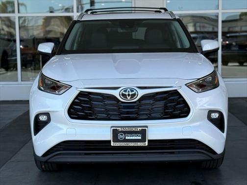 2025 Toyota Highlander Hybrid XLE
