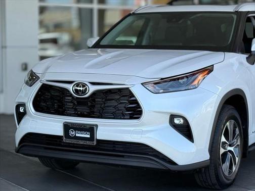2025 Toyota Highlander Hybrid XLE