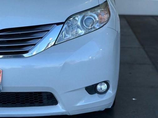 2017 Toyota Sienna XLE