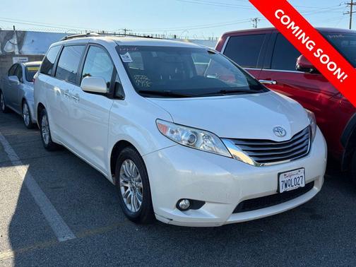 2017 Toyota Sienna XLE