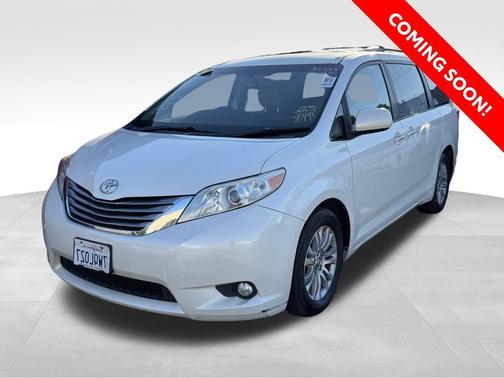 2017 Toyota Sienna XLE