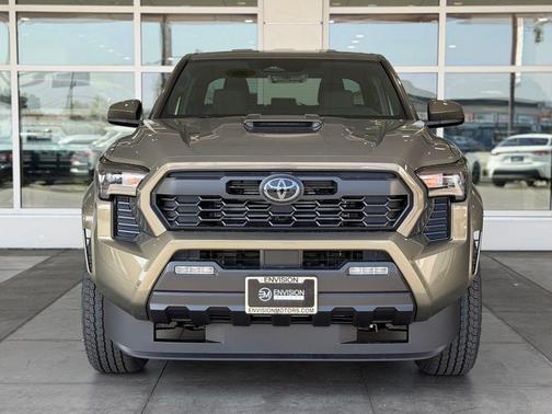 Bronze 2026 Toyota Tacoma TRD Sport