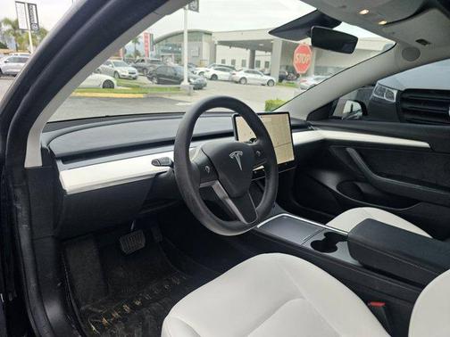 2022 Tesla Model 3 Standard Range