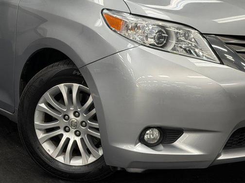 2014 Toyota Sienna XLE
