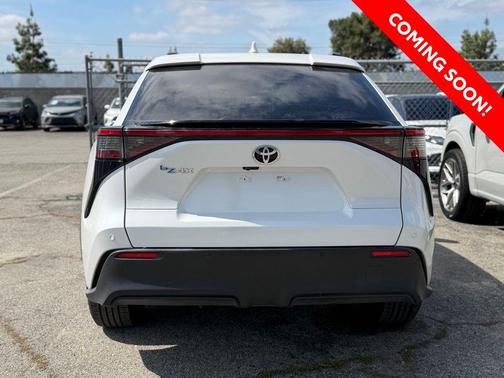 Wind Chill Pearl 2023 Toyota bZ4X XLE