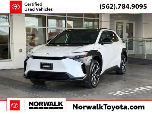 Wind Chill Pearl 2023 Toyota bZ4X XLE