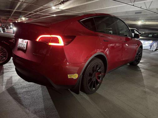 2022 Tesla Model Y Long Range Dual Motor All-Wheel Drive