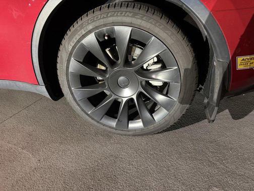 2022 Tesla Model Y Long Range Dual Motor All-Wheel Drive