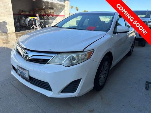 Super White 2014 Toyota Camry LE