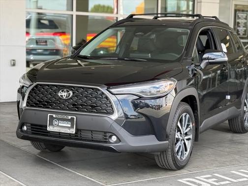 2025 Toyota Corolla Cross XLE