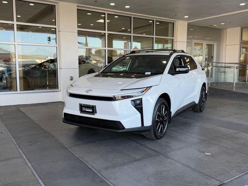 Wind Chill Pearl 2026 Toyota bZ XLE Plus