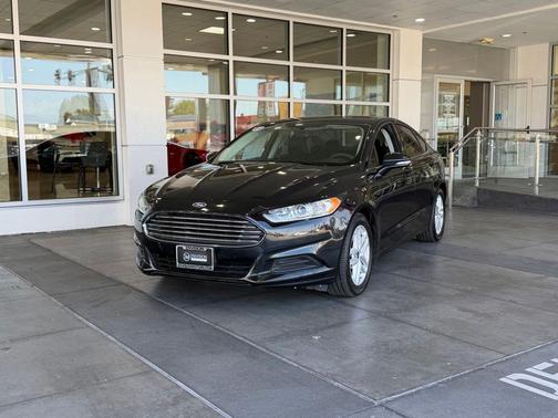 Tuxedo Black Metallic 2014 Ford Fusion SE