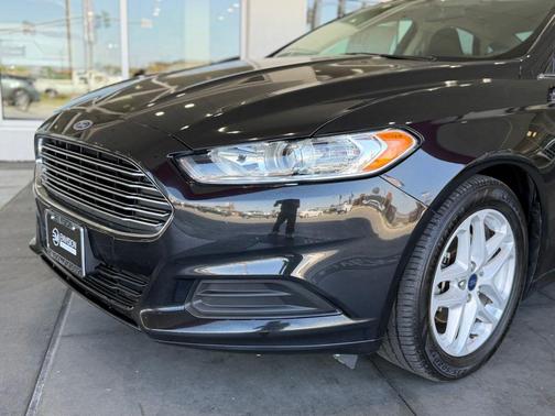 Tuxedo Black Metallic 2014 Ford Fusion SE