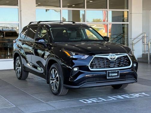 2026 Toyota Highlander Hybrid XLE