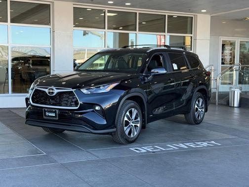 2026 Toyota Highlander Hybrid XLE