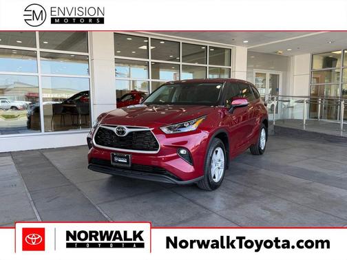 Ruby Flare Pearl 2022 Toyota Highlander LE