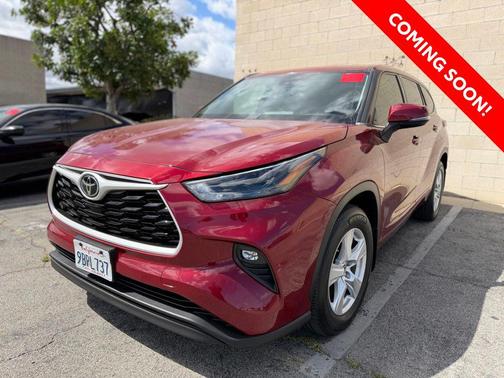 Ruby Flare Pearl 2022 Toyota Highlander LE
