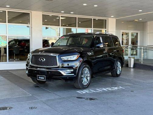 2022 INFINITI QX80 Luxe