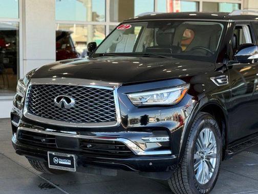 2022 INFINITI QX80 Luxe