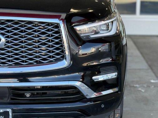 2022 INFINITI QX80 Luxe