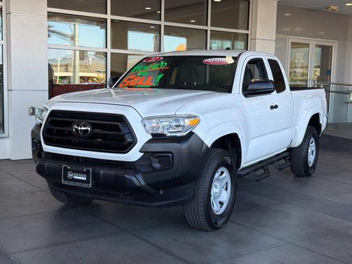 White 2022 Toyota Tacoma SR
