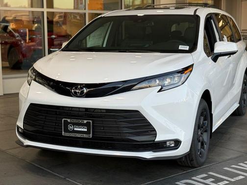 2026 Toyota Sienna Woodland Edition