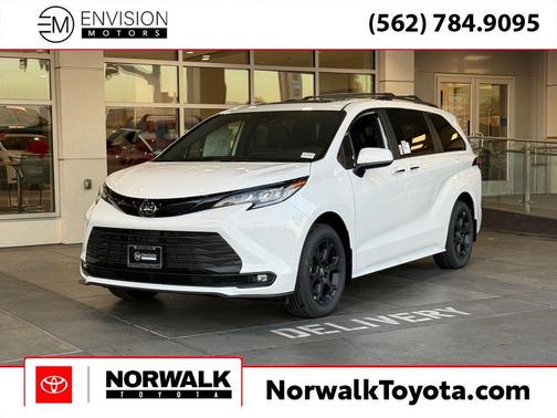 2026 Toyota Sienna Woodland Edition