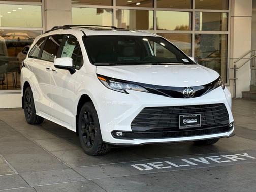 2026 Toyota Sienna Woodland Edition