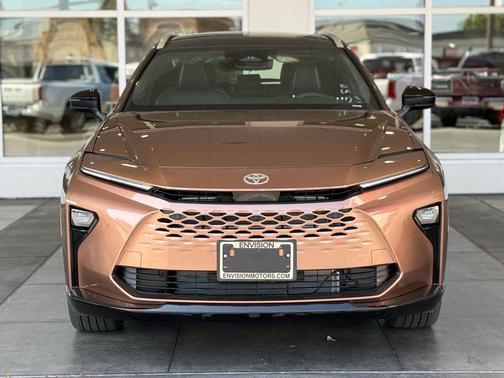 2025 Toyota Crown Signia Limited