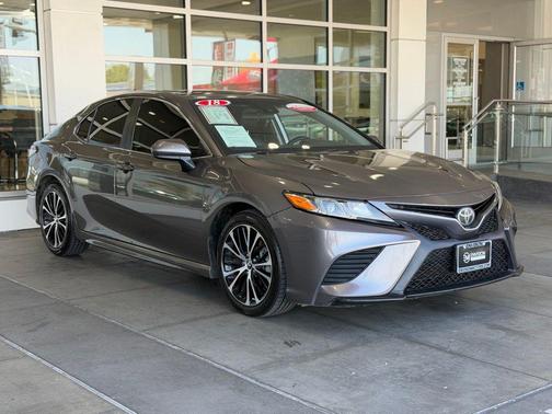 Predawn Gray Mica 2018 Toyota Camry SE