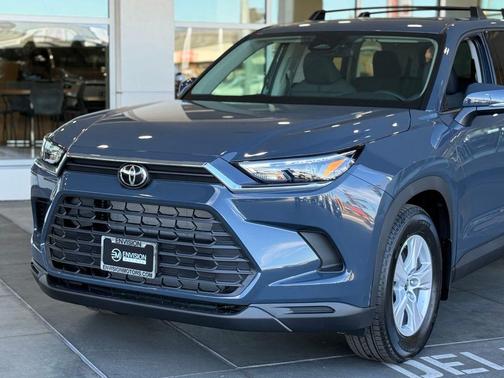 2026 Toyota Highlander LE