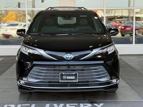 2025 Toyota Sienna Limited