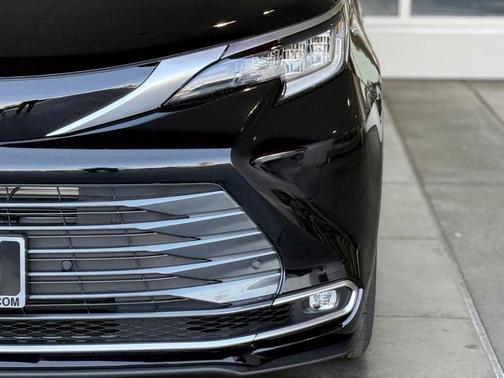 2025 Toyota Sienna Limited
